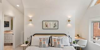 111 S Sixth Street Gallery 20