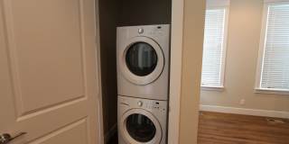 Midtown Renovated Duplex - Hardwood Floors, Exposed Brick Gallery 6