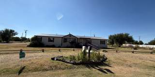 Accessible 4 bedroom Home! Pets OK! Gallery 1