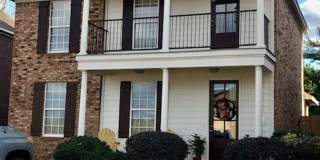 3 bedroom, 3 Bath in Oxford, small fenced yard. Gallery 1