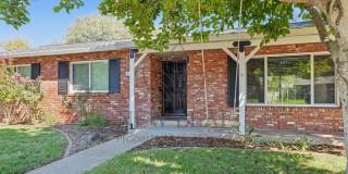 Stunning 4 bedroom Redding California Gallery 1