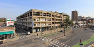 The Atrium on Commonwealth Gallery 8