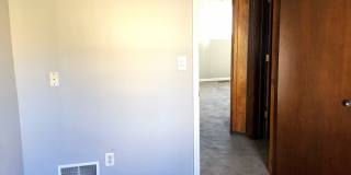 Large 3 Bed, 1 Bath - Central Air, Washer/Dryer Gallery 10
