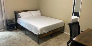 323 French Ave – Fully Furnished 5 Bed / 4 Bath Near Baylor Gallery 33