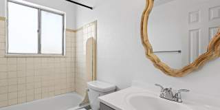 Royal Chateau Apartments Gallery 10