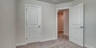 Room in 4 Bedroom Home at Tears Ln Gallery 21