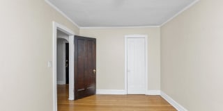1717 W North Shore Gallery 6