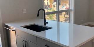 1046 W Cornelia Gallery 3