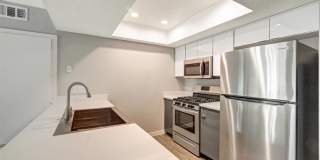 The James Apartments Gallery 51
