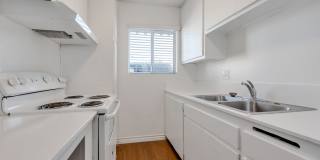 633 E Park Gallery 16