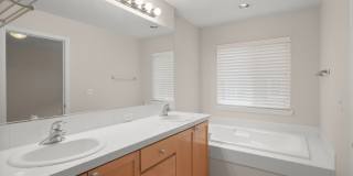 Lovely Home In A Excellent Location! 2 Bedrm 2.5 Bath in Arbor Reserve **PET FRIENDLY! & INTERNET INCLUDED** Gallery 17