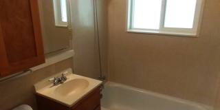Bright two bedroom Home with a Covered Back Deck Bright two bedroom Home with a Covered Back Deck Gallery 9