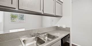 Awesome open Studio Apartments Close to Downtown Gallery 58