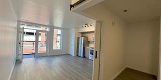 725 W Pratt Gallery 75