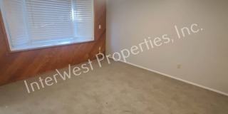 Beautiful Ranch Style Home on Very Large Corner Lot With W/D Hookups, Fireplace, 2 Car Garage & A/C Unit! Gallery 18
