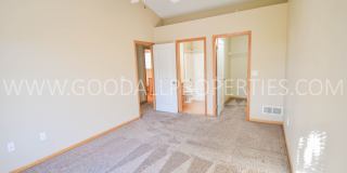 2 Bedroom, 2 1/2 Bath Townhome in Urbandale with attached Garage!!! Gallery 10