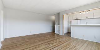 Uptown West Apartments Gallery 12