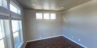 2 Bedroom / 1 Bathroom in NE Bend Gallery 6