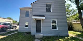 Duplex *upstairs* Leasing Special Available* Gallery 14