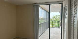 2/2  Beautiful Condo  in great community Gallery 24