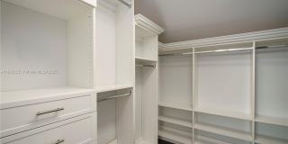 545 SW Indianola St Gallery 23