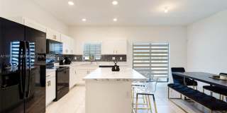 1181 SW 7th Ct Gallery 8