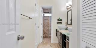 515 NE 38th St Gallery 23