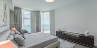 16051 Collins Ave Gallery 12