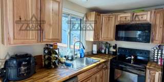 4 Bedroom Home in Fairbanks / Washer& Dryer / Cat Friendly Gallery 7