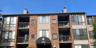 RENOVATED TOP LEVEL CONDO Gallery 1