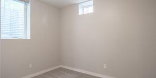 3555 Queen Ave N Gallery 10