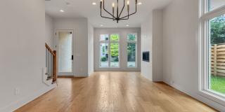 Stunning Salemtown Townhome With Fenced In Yard Stunning Salemtown Townhome With Fenced In Yard Gallery 6