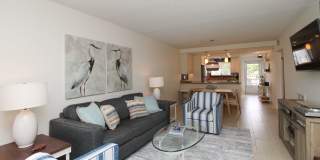 ** CANAL VIEW 2 BEDROOM\2 BATH CONDO ** SEASONAL OR ANNUAL ** BLUE POINT CLOSE TO DOWNTOWN NAPLES AND NAPLES BEAUTIFUL BEACHES ** CANAL BOAT SLIP AVAILABLE ** Gallery 23