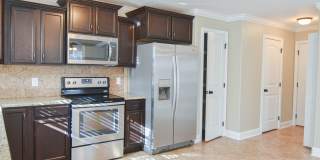 Pet Friendly Three Bedroom with Bonus! Gallery 9