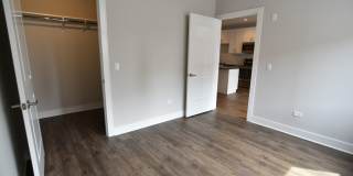 3833 N Broadway Gallery 173