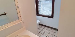 *Spacious 2BD/1BA Single-Family Home Available in Oakland* Gallery 24