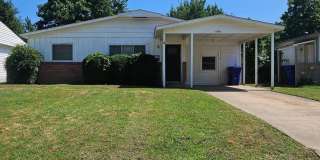 (3) Bed/(1) Bath w/ Carport Available NOW! Gallery 1