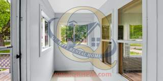 Available Now! 2 beds with Garage! Gallery 4