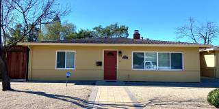 Charming House on 1/3 acre in El Quito Neighborhood! Gallery 1