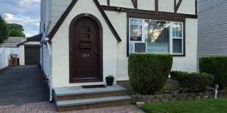 283 Houston Avenue Gallery 1