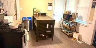 284 E 284 E Gallery 1