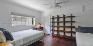 1714 Costado St Gallery 23