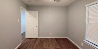 Beautiful 3/2 Available for Immediate Move In! Gallery 20
