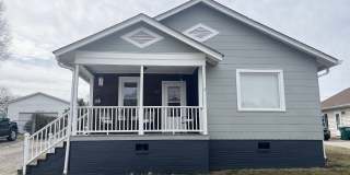 421 Woodlawn Ave Gallery 1