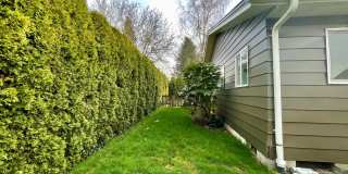 Gresham Duplex with Private Yard and a Single Car Garage! Gresham Station! Gallery 9