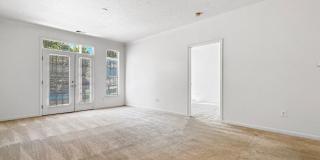 Grand Lakeside Escape: Spacious 3-Bedroom Retreat in Lakeshore Community Gallery 41