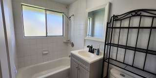 Sandy 4 bd 3 bath Single Family Stunner! Gallery 9