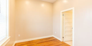 157-307 N. Main Street Gallery 11