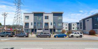 Built in 2017! Rarely available 3Bed/3Bath Townhome in SSF Gallery 1