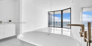 Island Bay Gallery 28